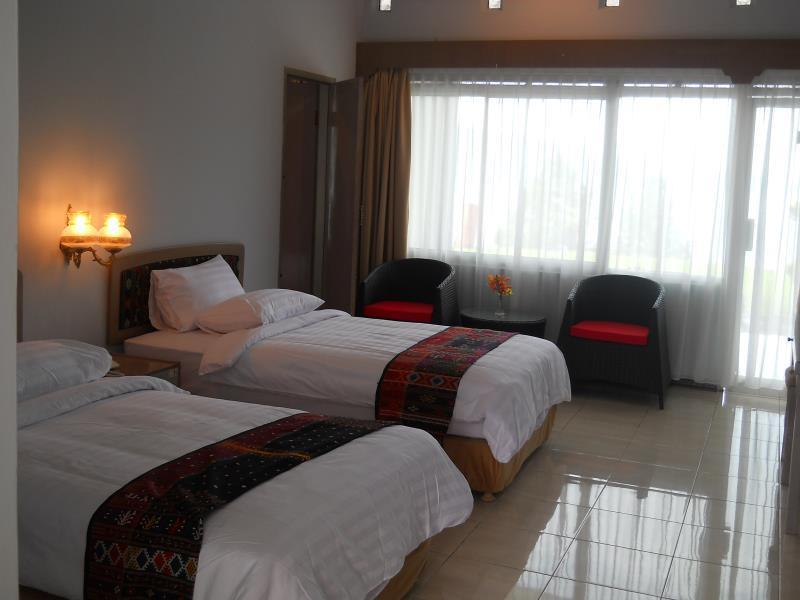 Patra Comfort Parapat Exterior photo