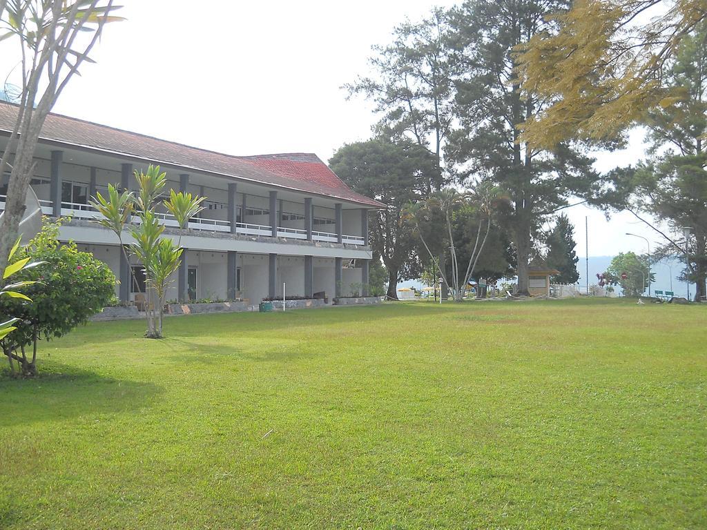 Patra Comfort Parapat Exterior photo
